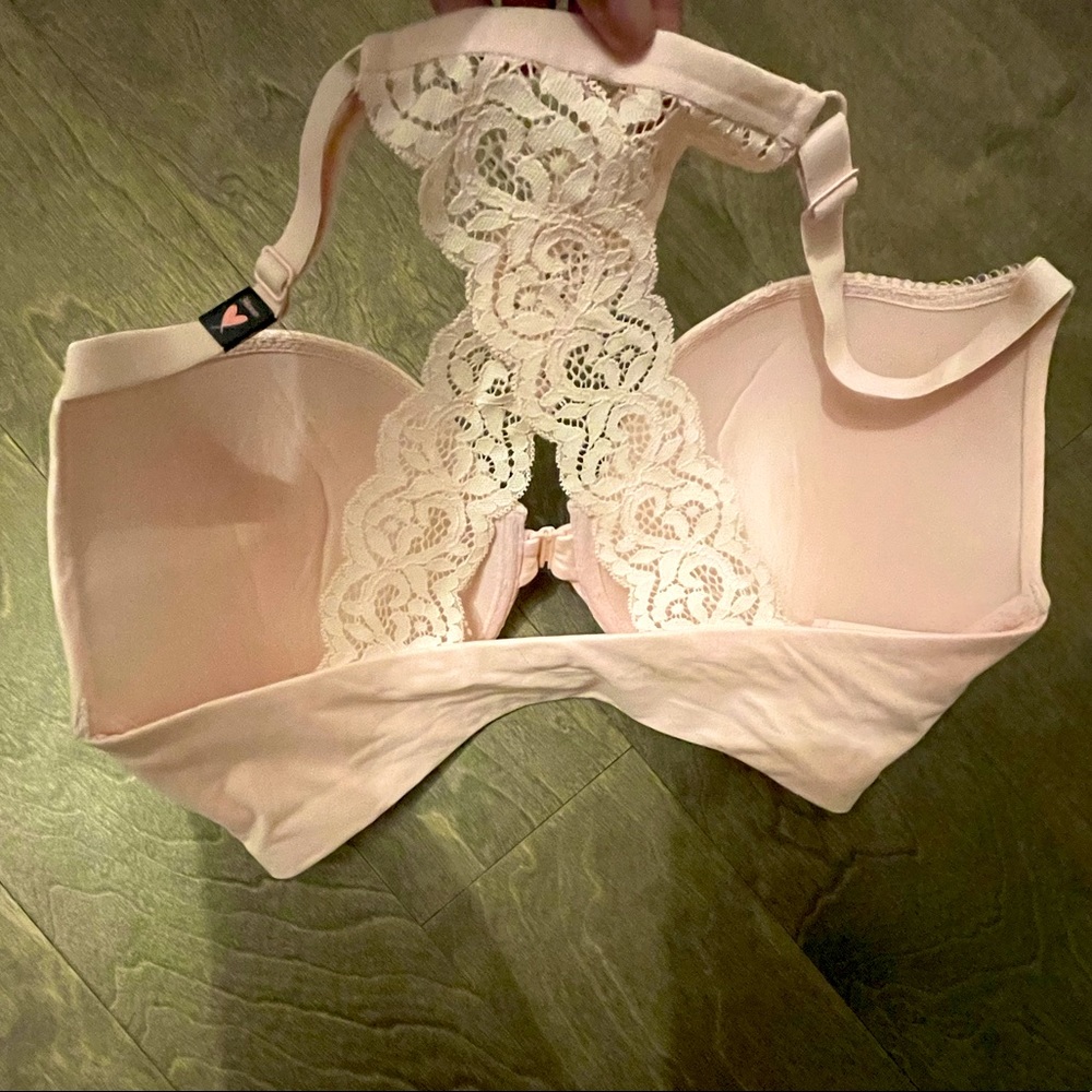 Victoria’s Secret 34DDD front closure push up bra